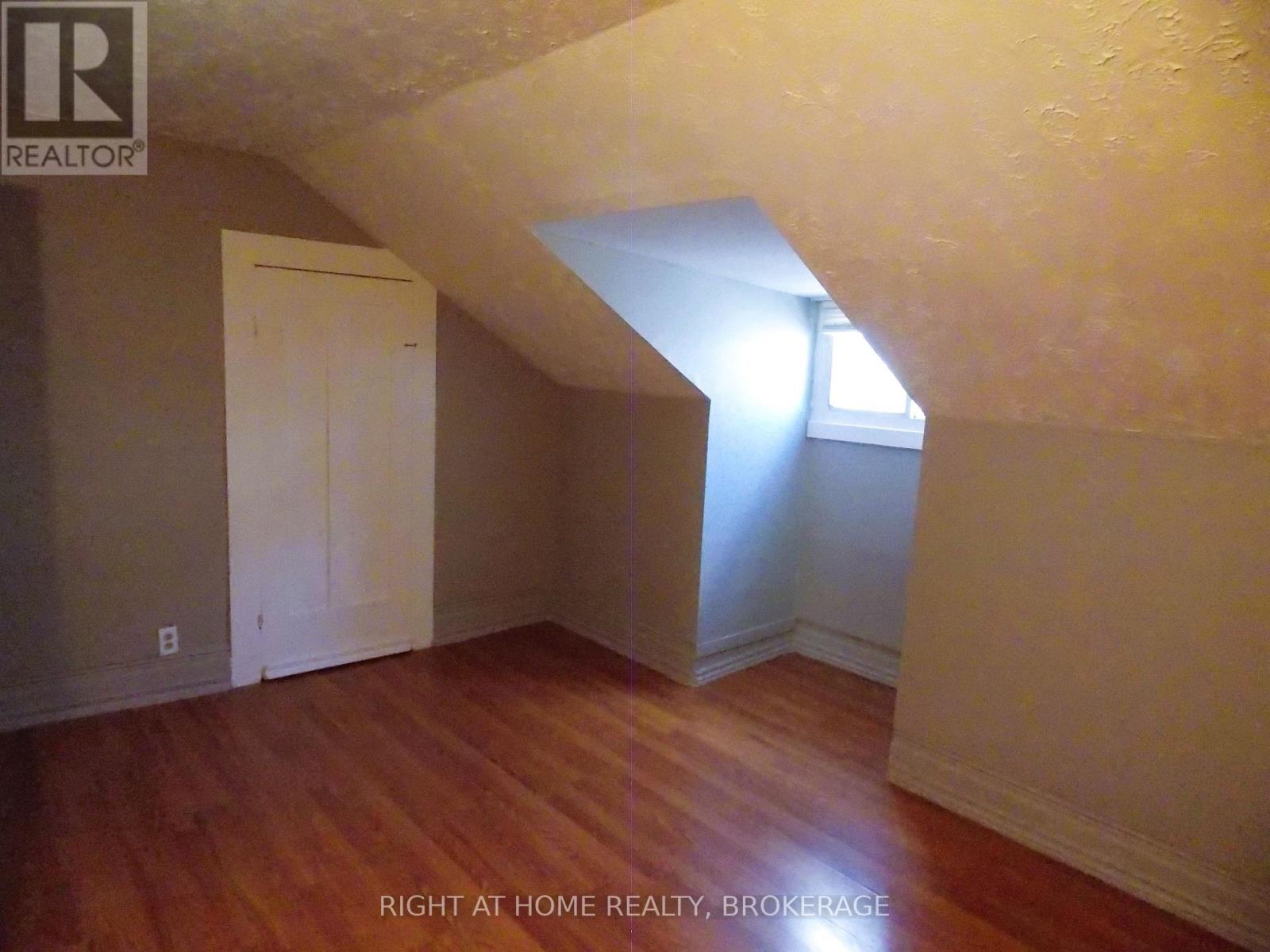 171 Queenston Street, St. Catharines, Ontario  L2R 3A2 - Photo 16 - X12484824