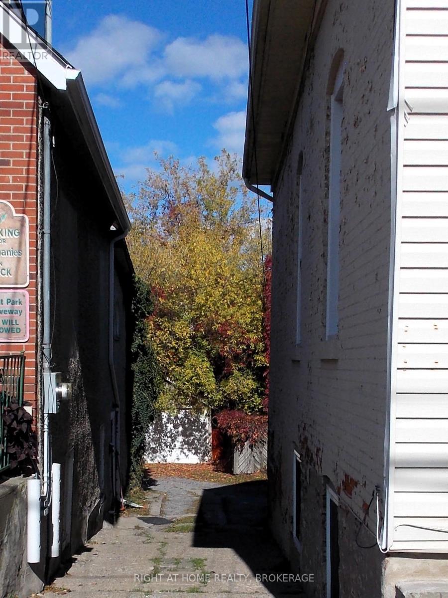 171 Queenston Street, St. Catharines, Ontario  L2R 3A2 - Photo 18 - X12484824