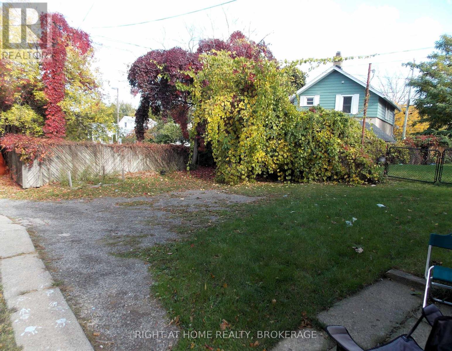 171 Queenston Street, St. Catharines, Ontario  L2R 3A2 - Photo 19 - X12484824