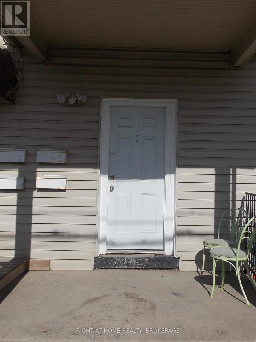 171 Queenston Street, St. Catharines, Ontario  L2R 3A2 - Photo 2 - X12484824