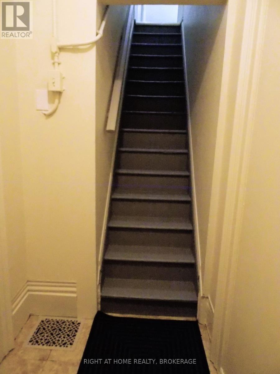 171 Queenston Street, St. Catharines, Ontario  L2R 3A2 - Photo 4 - X12484824