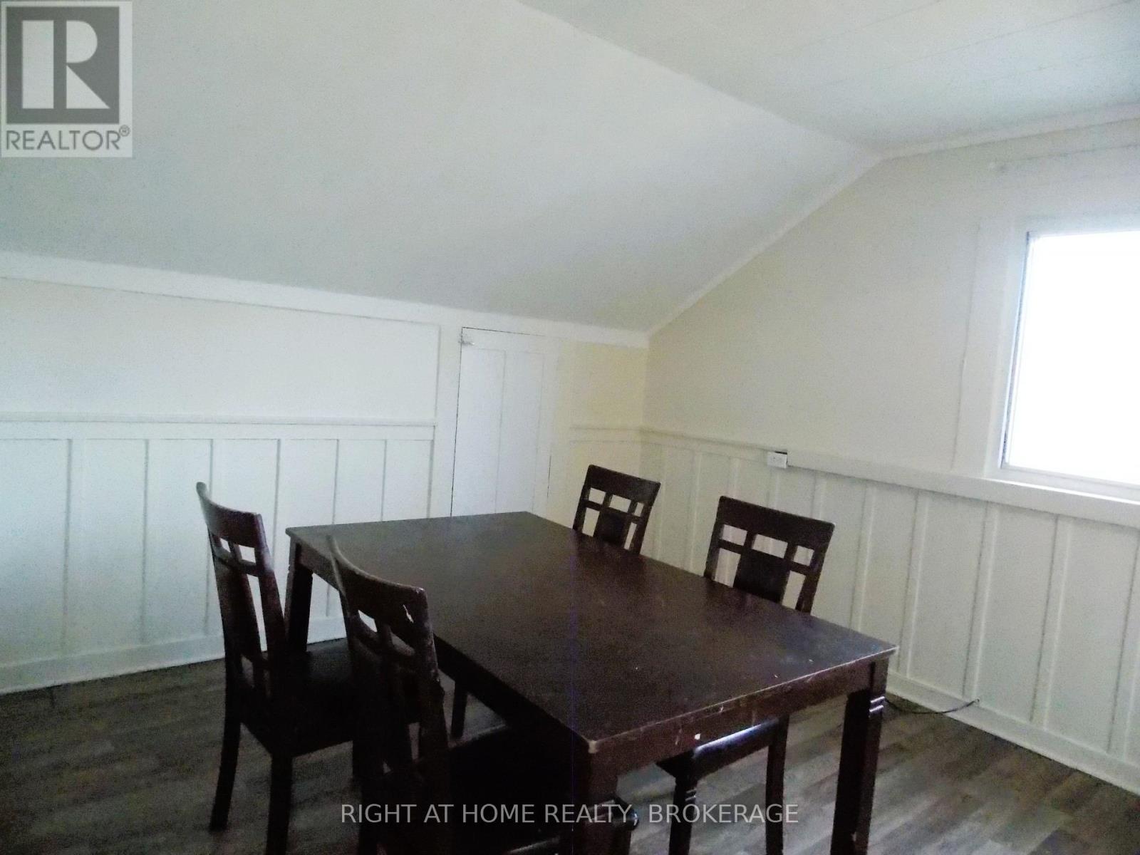 171 Queenston Street, St. Catharines, Ontario  L2R 3A2 - Photo 9 - X12484824