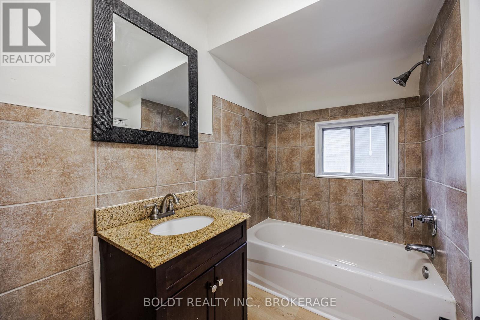 53 Hartzel Road, St. Catharines, Ontario  L2P 1M6 - Photo 10 - X12484825