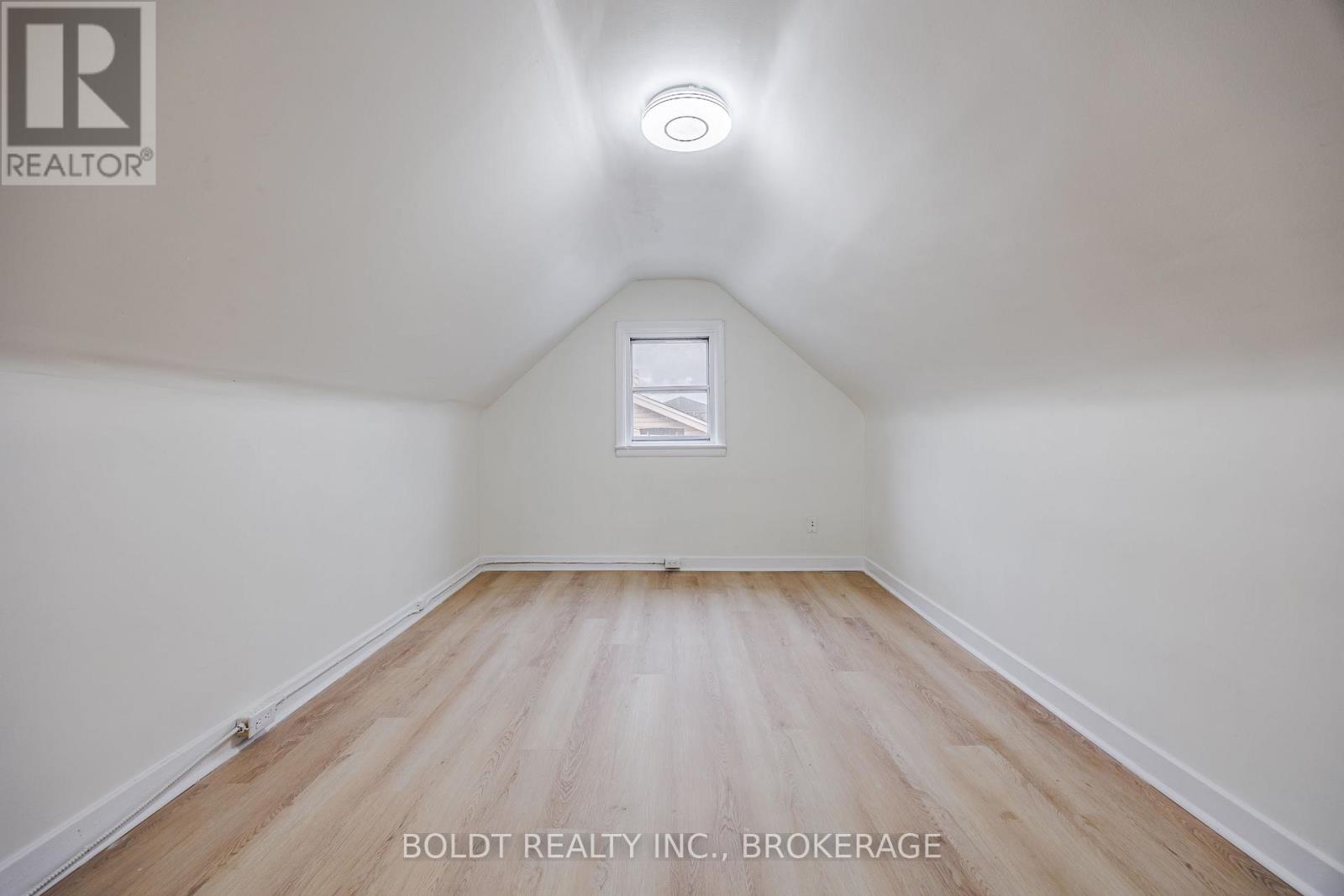 53 Hartzel Road, St. Catharines, Ontario  L2P 1M6 - Photo 11 - X12484825