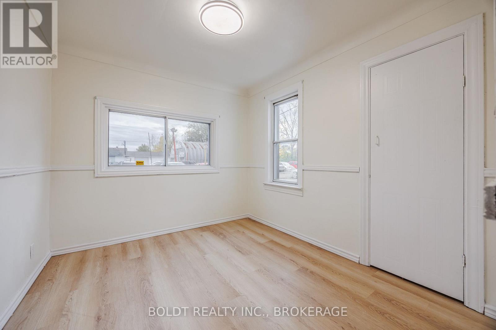 53 Hartzel Road, St. Catharines, Ontario  L2P 1M6 - Photo 9 - X12484825