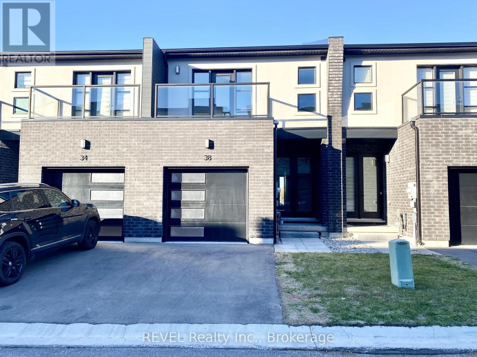 38 Warren Trail Drive, Welland, Ontario  L3B 0N8 - Photo 1 - X12484828