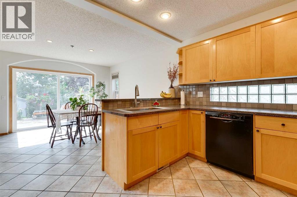 187 Valley Brook Circle Nw, Calgary, Alberta  T3B 5S1 - Photo 12 - A2255229