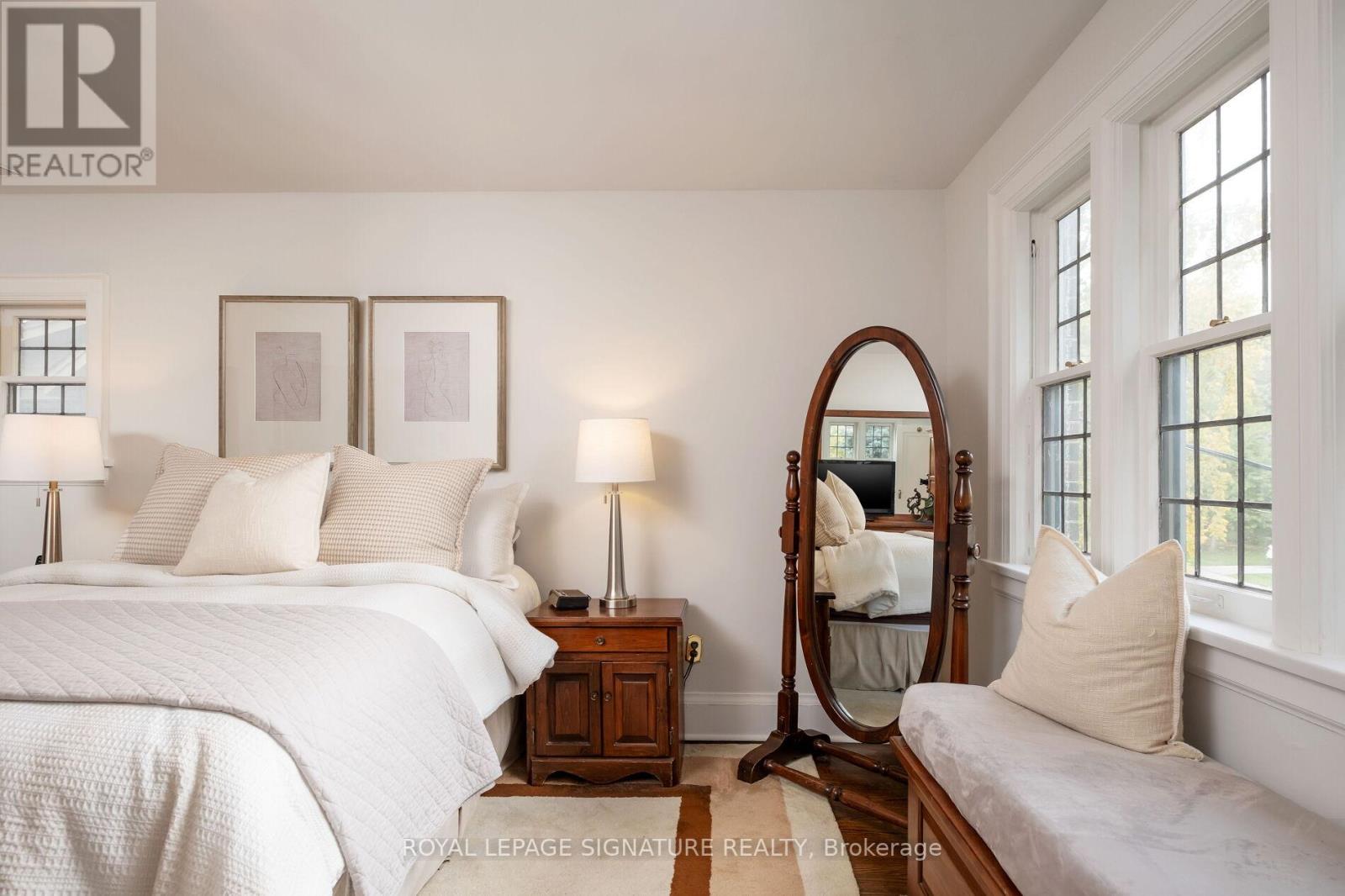 51 Strath Avenue, Toronto, Ontario  M8X 1R4 - Photo 17 - W12484806