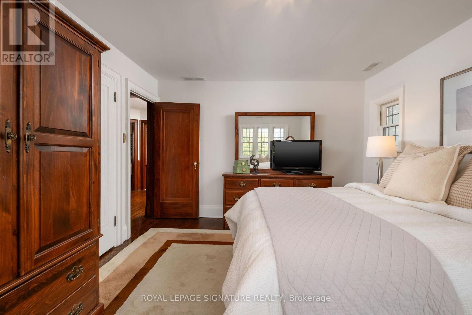 51 Strath Avenue, Toronto, Ontario  M8X 1R4 - Photo 18 - W12484806