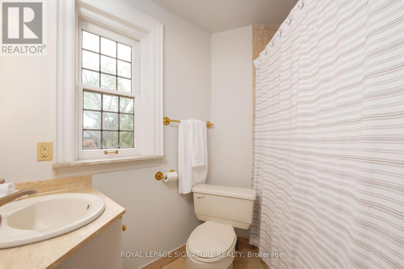 51 Strath Avenue, Toronto, Ontario  M8X 1R4 - Photo 19 - W12484806