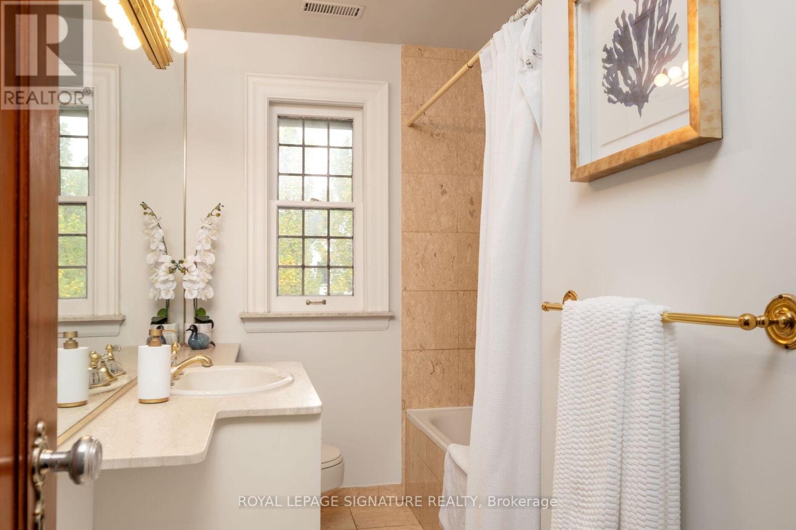 51 Strath Avenue, Toronto, Ontario  M8X 1R4 - Photo 24 - W12484806