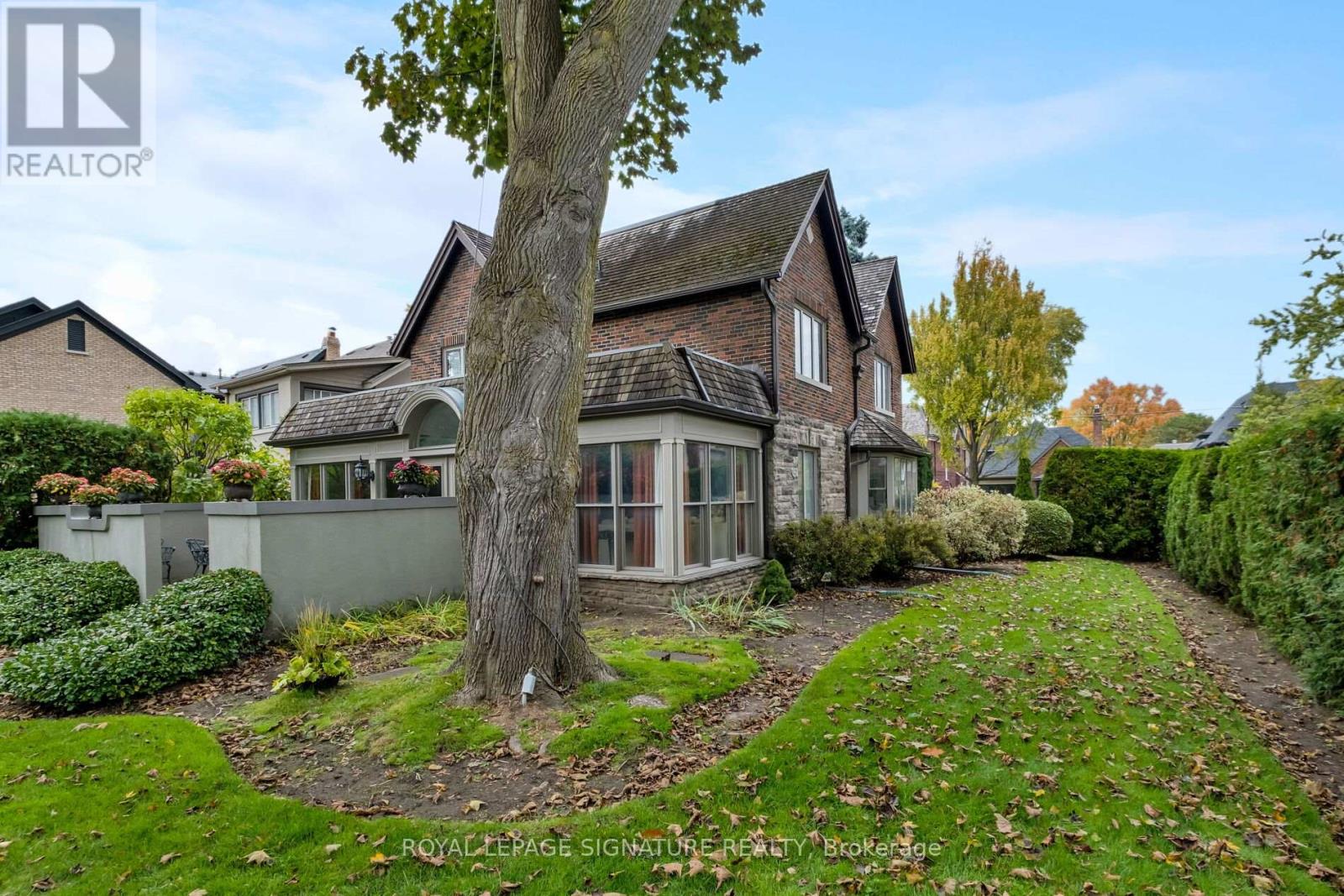 51 Strath Avenue, Toronto, Ontario  M8X 1R4 - Photo 31 - W12484806