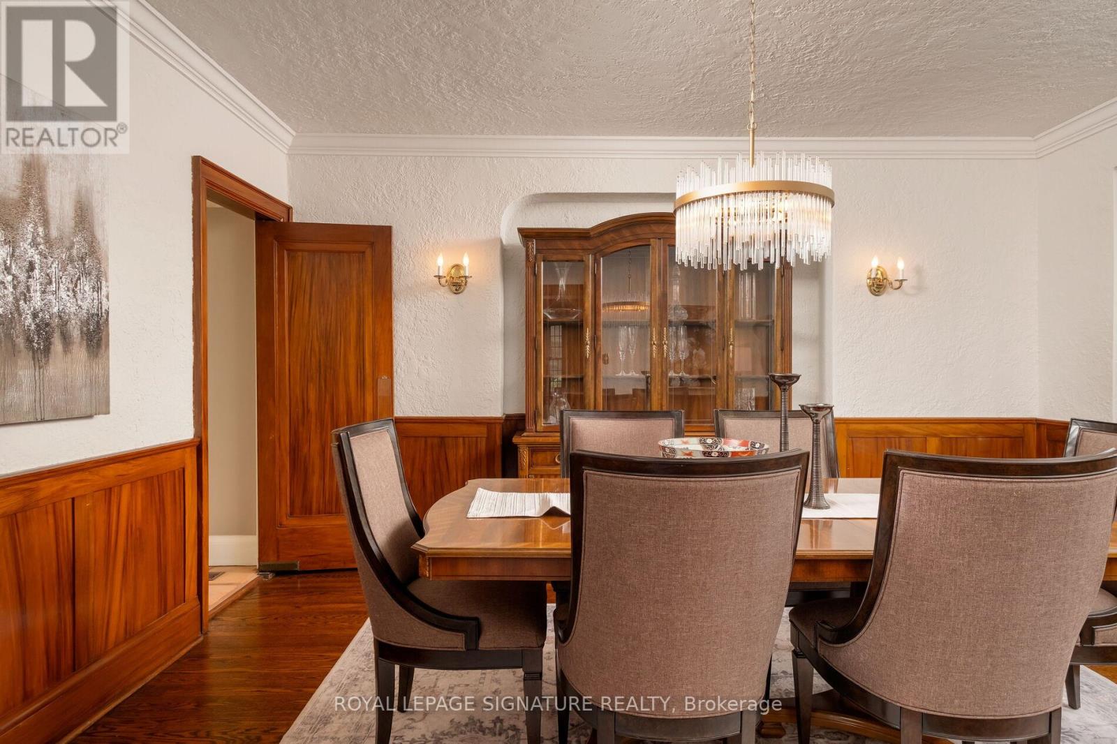 51 Strath Avenue, Toronto, Ontario  M8X 1R4 - Photo 6 - W12484806