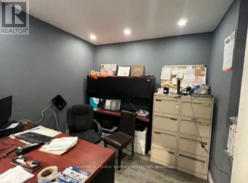 13 - 7517 Bren Road, Mississauga, Ontario  L4T 3V4 - Photo 2 - W12484811