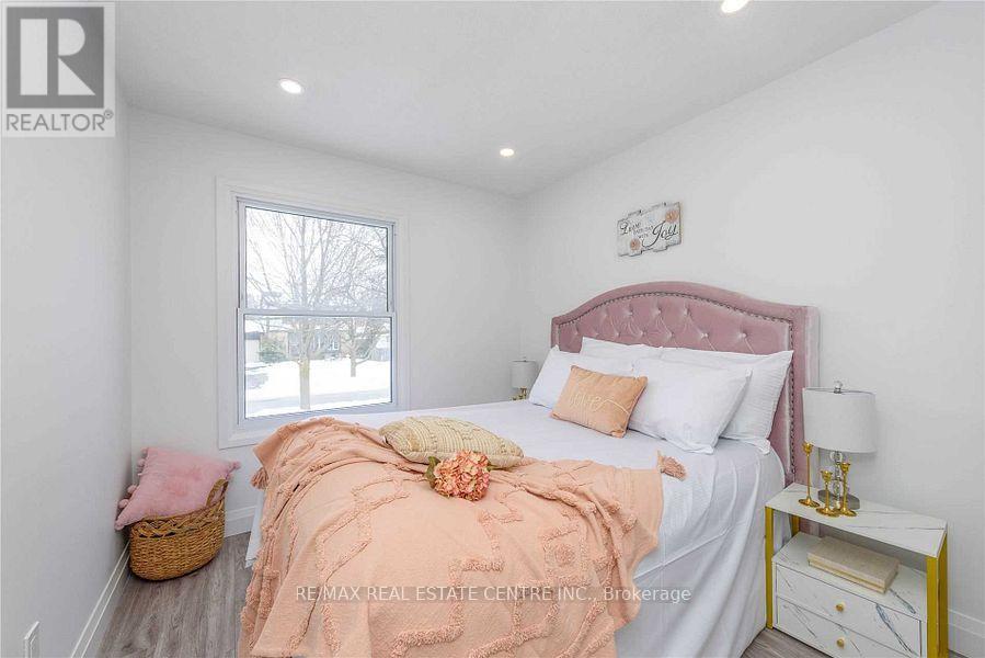582 Elliott Crescent, Milton, Ontario  L9T 3G4 - Photo 18 - W12484812