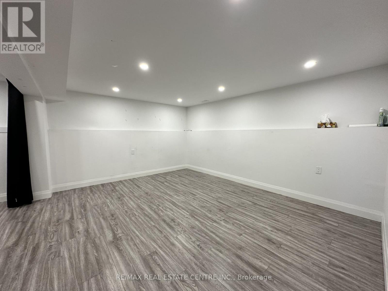 582 Elliott Crescent, Milton, Ontario  L9T 3G4 - Photo 28 - W12484812
