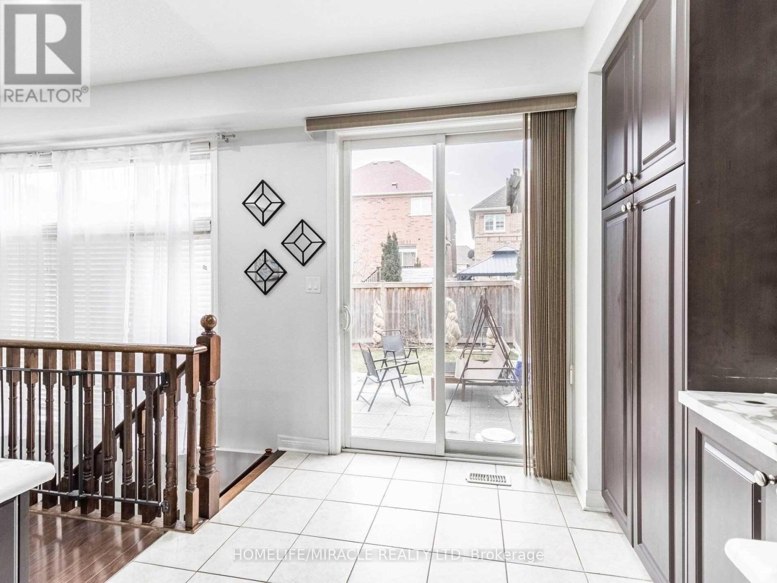 6 Cedarcrest Street, Caledon, Ontario  L7C 3M8 - Photo 8 - W12484813