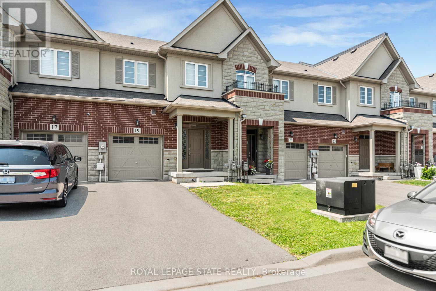 19 Bradbury Road, Hamilton, Ontario  L8L 0L1 - Photo 2 - X12484762