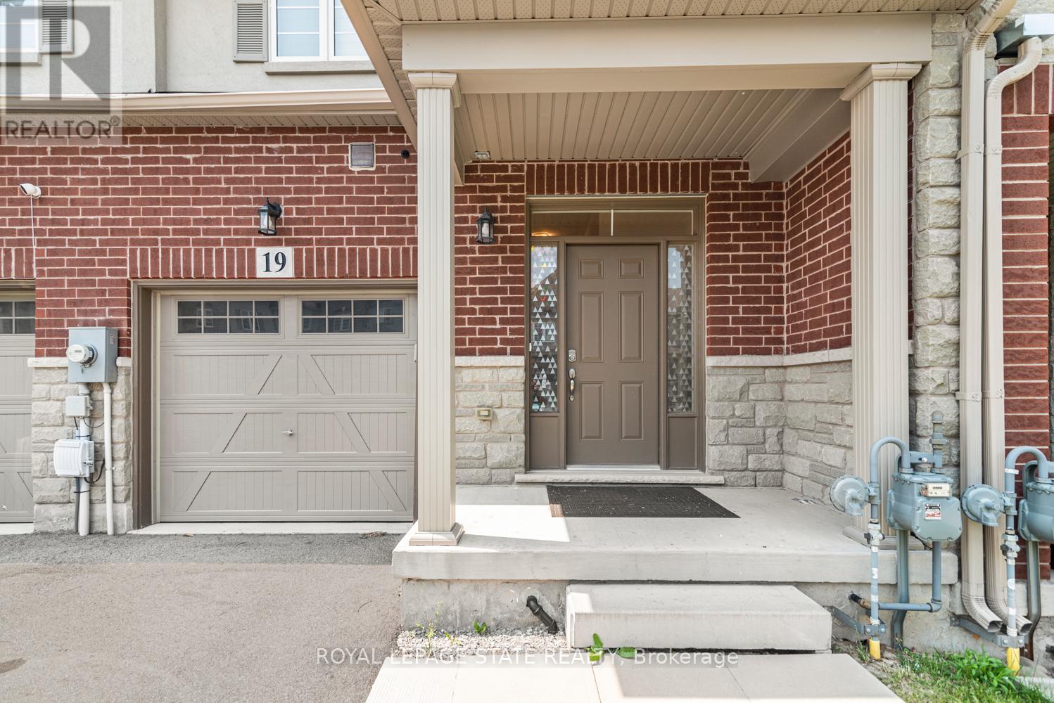 19 Bradbury Road, Hamilton, Ontario  L8L 0L1 - Photo 5 - X12484762