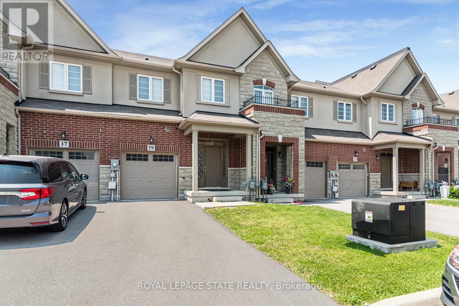 19 Bradbury Road, Hamilton, Ontario  L8L 0L1 - Photo 9 - X12484762