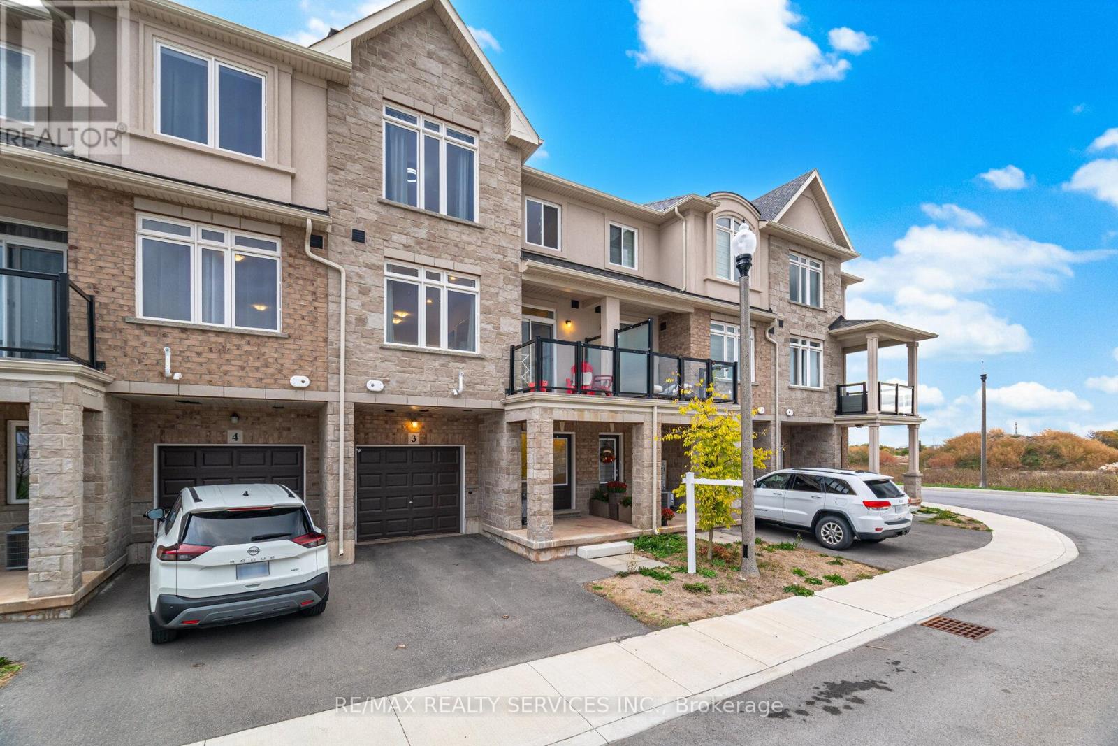 3 - 40 Zinfandel Drive, Hamilton, Ontario  L8E 0L1 - Photo 4 - X12484763