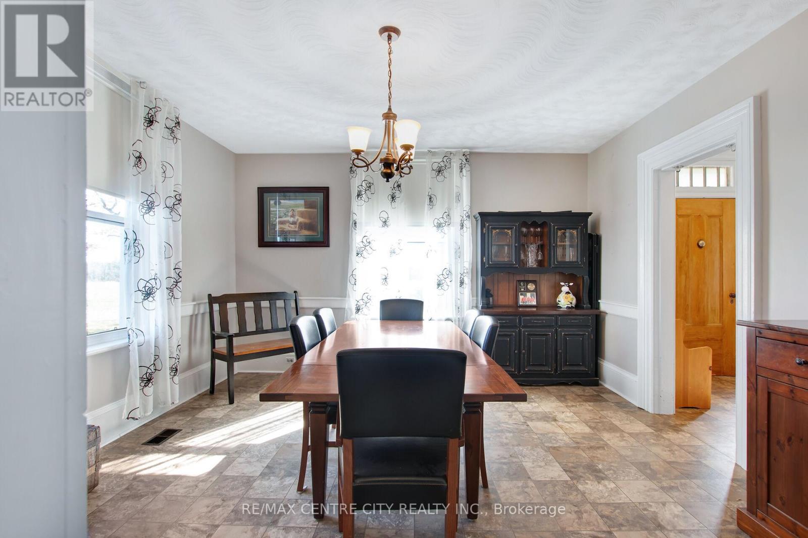 1048 Fifth Line, Selwyn, Ontario  K9J 6X2 - Photo 23 - X12484305
