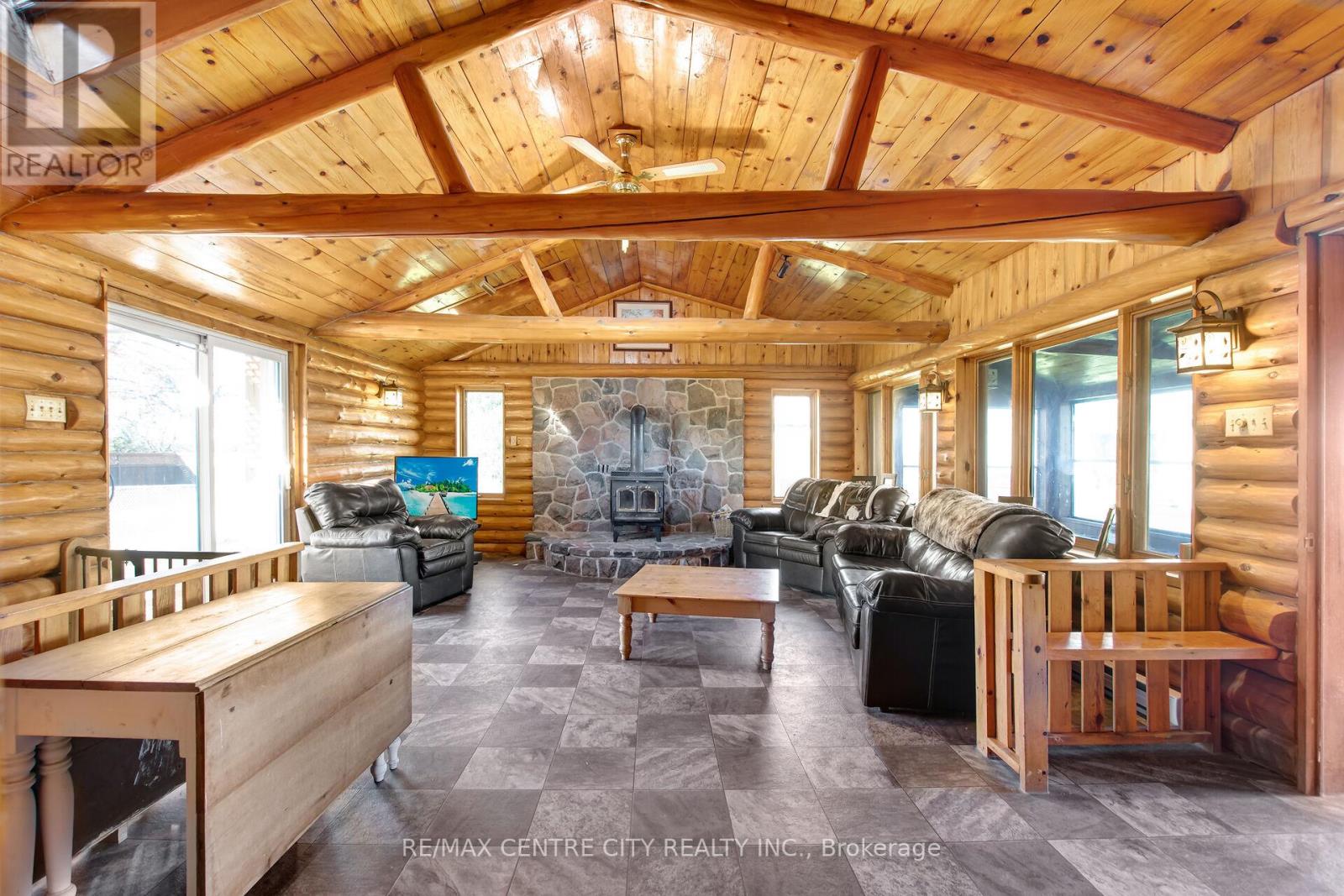 1048 Fifth Line, Selwyn, Ontario  K9J 6X2 - Photo 27 - X12484305