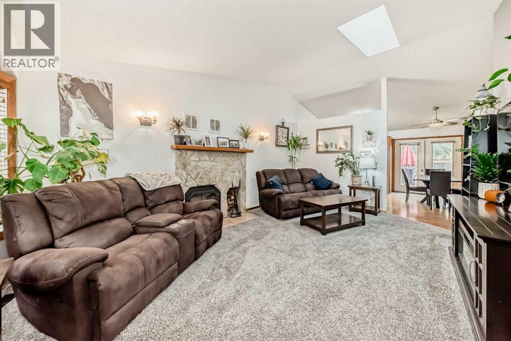 5223 56 Avenue, Eckville, Alberta  T0M 0X0 - Photo 12 - A2262608