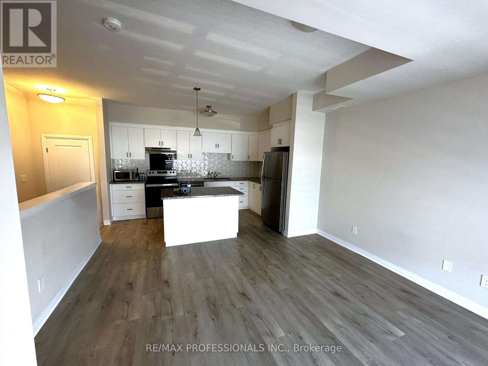 C35 - 25 Isherwood Avenue, Cambridge, Ontario  N1R 0E2 - Photo 4 - X12484759