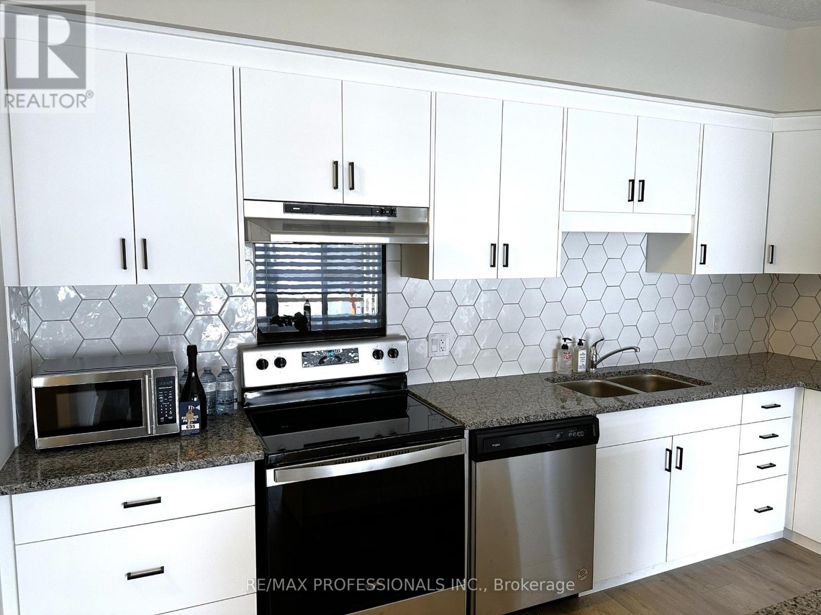 C35 - 25 Isherwood Avenue, Cambridge, Ontario  N1R 0E2 - Photo 7 - X12484759