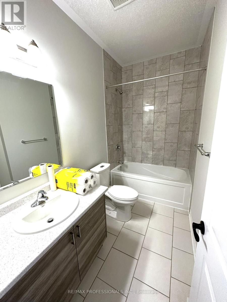 C35 - 25 Isherwood Avenue, Cambridge, Ontario  N1R 0E2 - Photo 12 - X12484759