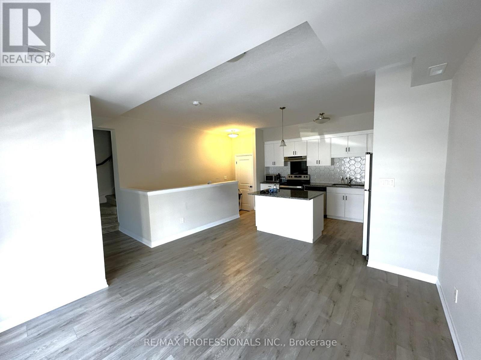 C35 - 25 Isherwood Avenue, Cambridge, Ontario  N1R 0E2 - Photo 5 - X12484759