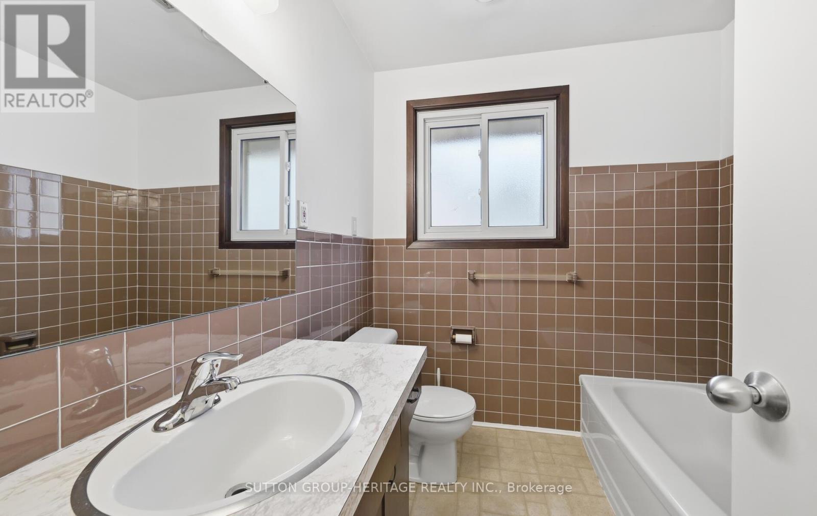 253 Fairlawn Court, Oshawa, Ontario  L1J 4R1 - Photo 19 - E12483099