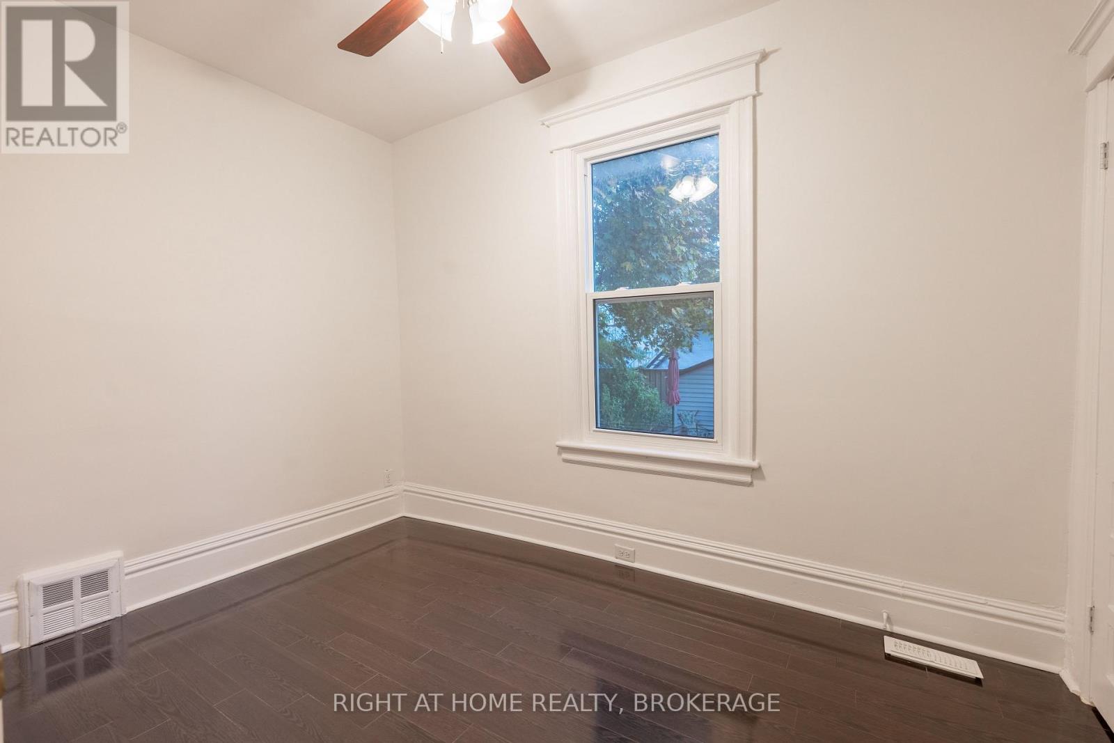 6 32nd Street E, Hamilton, Ontario  L8V 3R6 - Photo 3 - X11959716