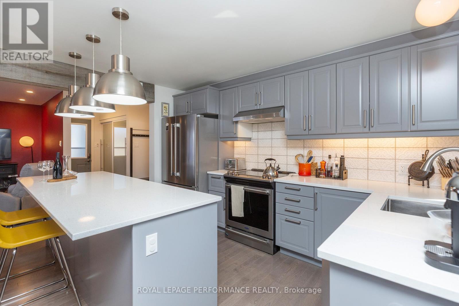 2018 Quincy Avenue, Ottawa, Ontario  K1J 6B3 - Photo 11 - X12484858