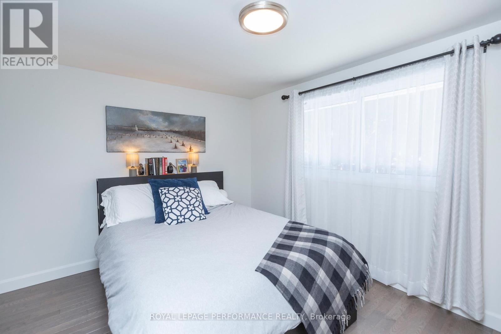 2018 Quincy Avenue, Ottawa, Ontario  K1J 6B3 - Photo 12 - X12484858