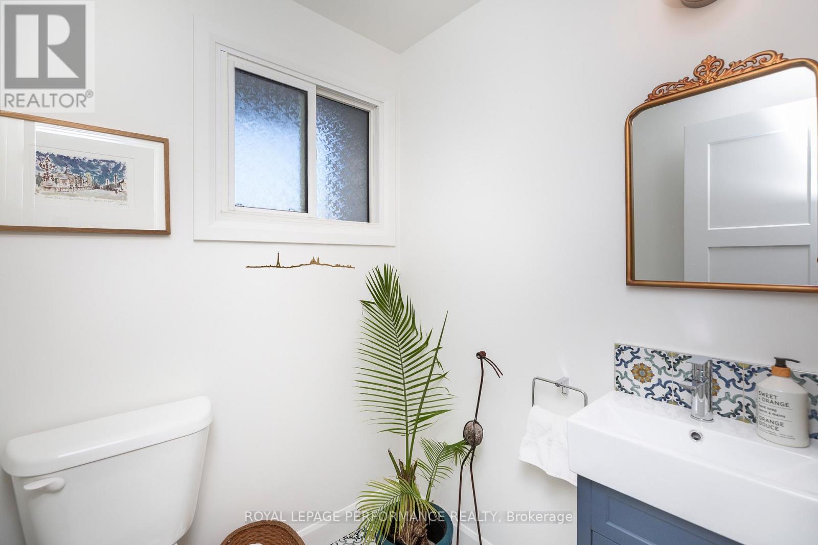2018 Quincy Avenue, Ottawa, Ontario  K1J 6B3 - Photo 14 - X12484858
