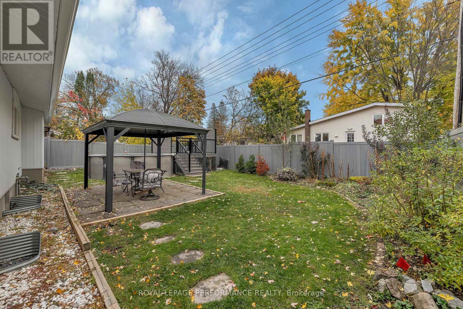 2018 Quincy Avenue, Ottawa, Ontario  K1J 6B3 - Photo 31 - X12484858