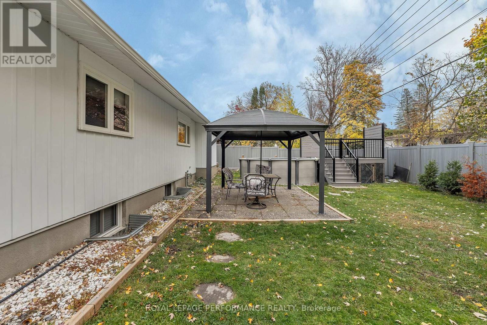 2018 Quincy Avenue, Ottawa, Ontario  K1J 6B3 - Photo 32 - X12484858