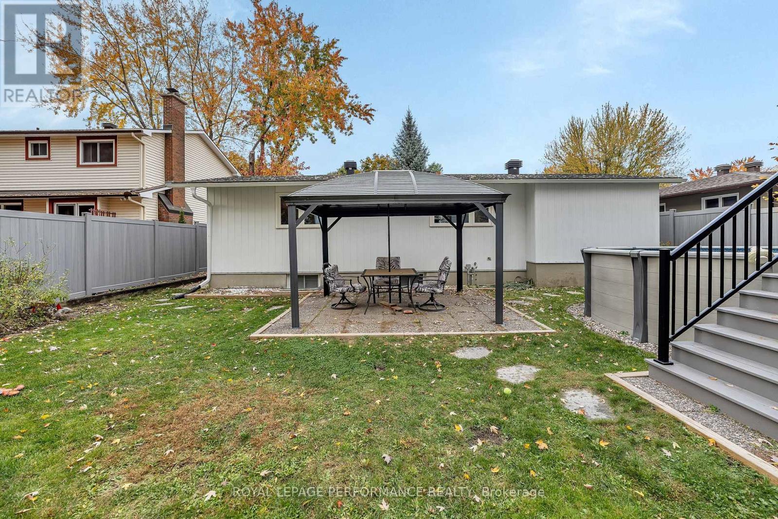 2018 Quincy Avenue, Ottawa, Ontario  K1J 6B3 - Photo 34 - X12484858