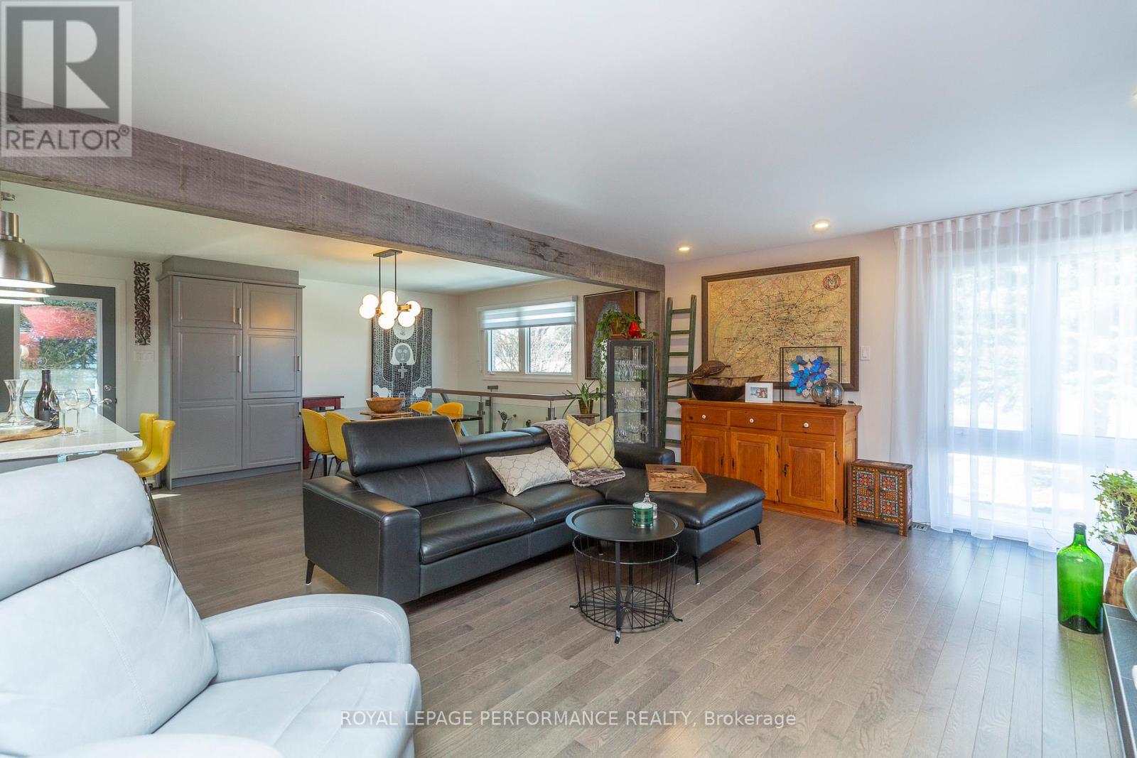 2018 Quincy Avenue, Ottawa, Ontario  K1J 6B3 - Photo 5 - X12484858