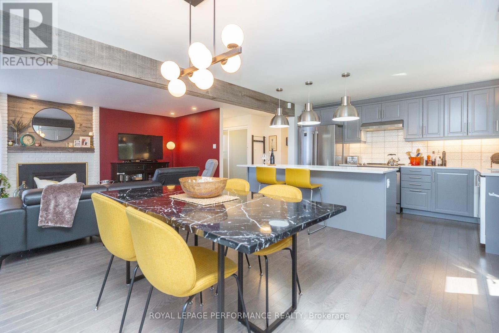 2018 Quincy Avenue, Ottawa, Ontario  K1J 6B3 - Photo 8 - X12484858