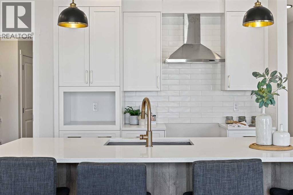 634 Bayview Lane Sw, Airdrie, Alberta  T4B 5M4 - Photo 2 - A2266583