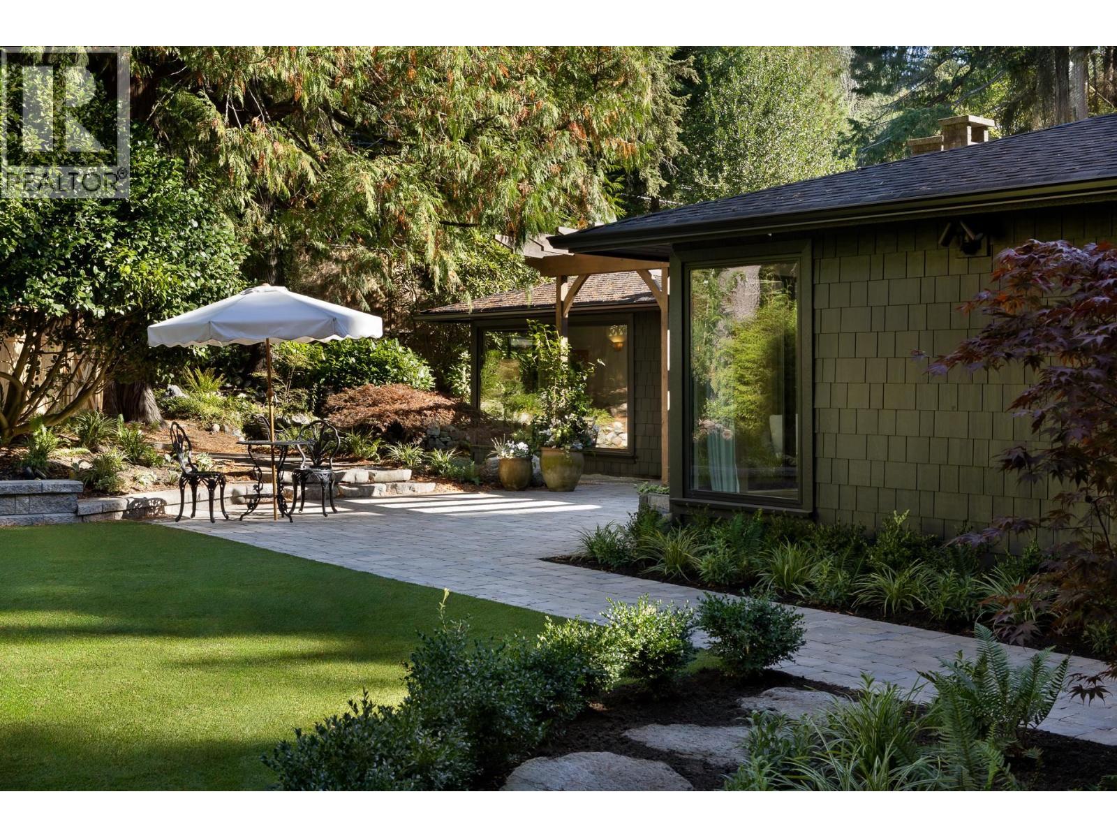 5075 HOWE SOUND LANE, West Vancouver, British Columbia