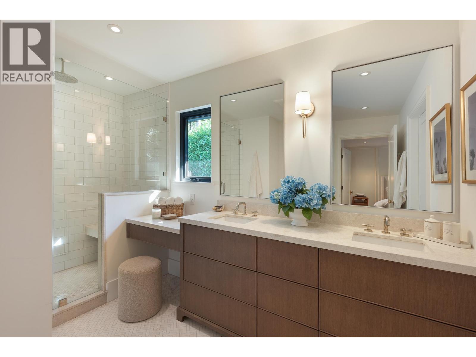 5075 Howe Sound Lane, West Vancouver, British Columbia  V7W 1L4 - Photo 21 - R3062371