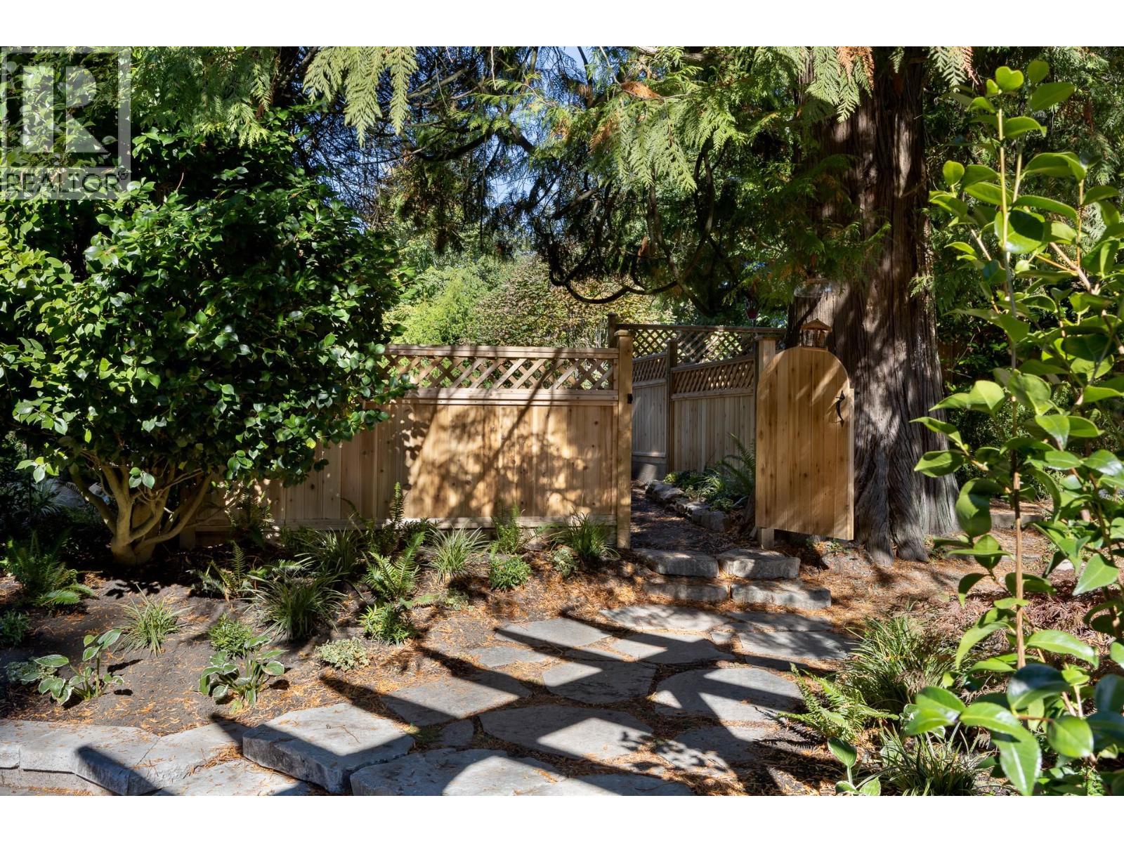 5075 Howe Sound Lane, West Vancouver, British Columbia  V7W 1L4 - Photo 40 - R3062371