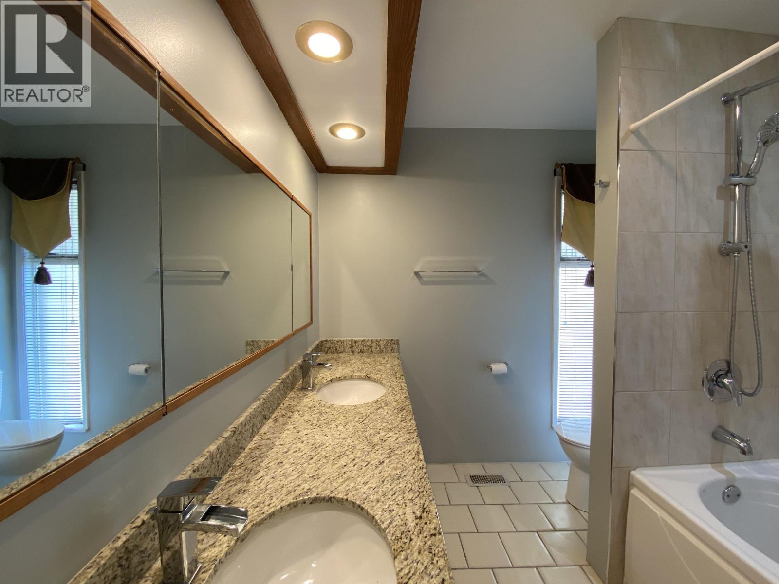 6212 Gordon Avenue, Burnaby, British Columbia  V5E 3M1 - Photo 13 - R3062375