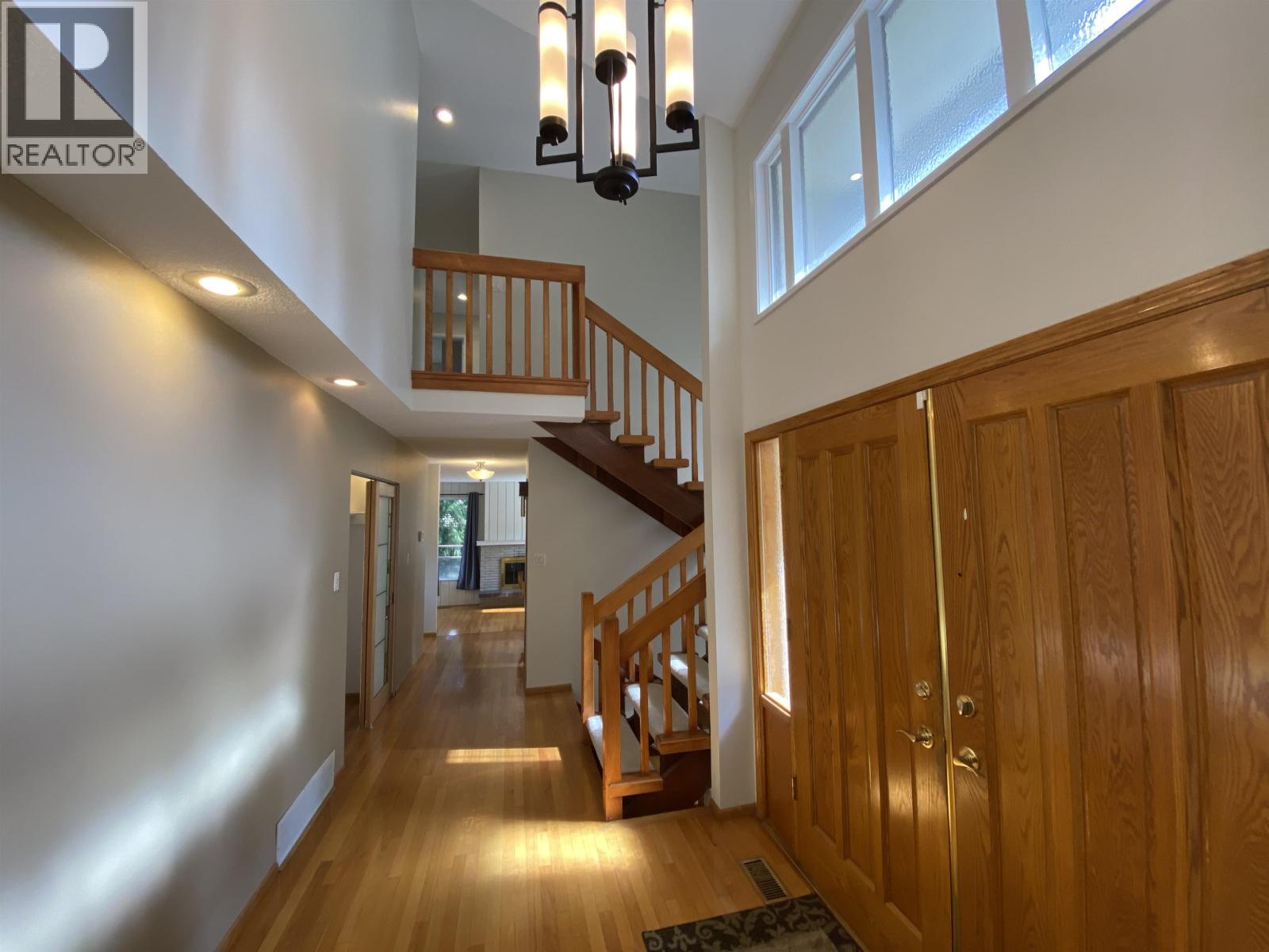 6212 Gordon Avenue, Burnaby, British Columbia  V5E 3M1 - Photo 3 - R3062375
