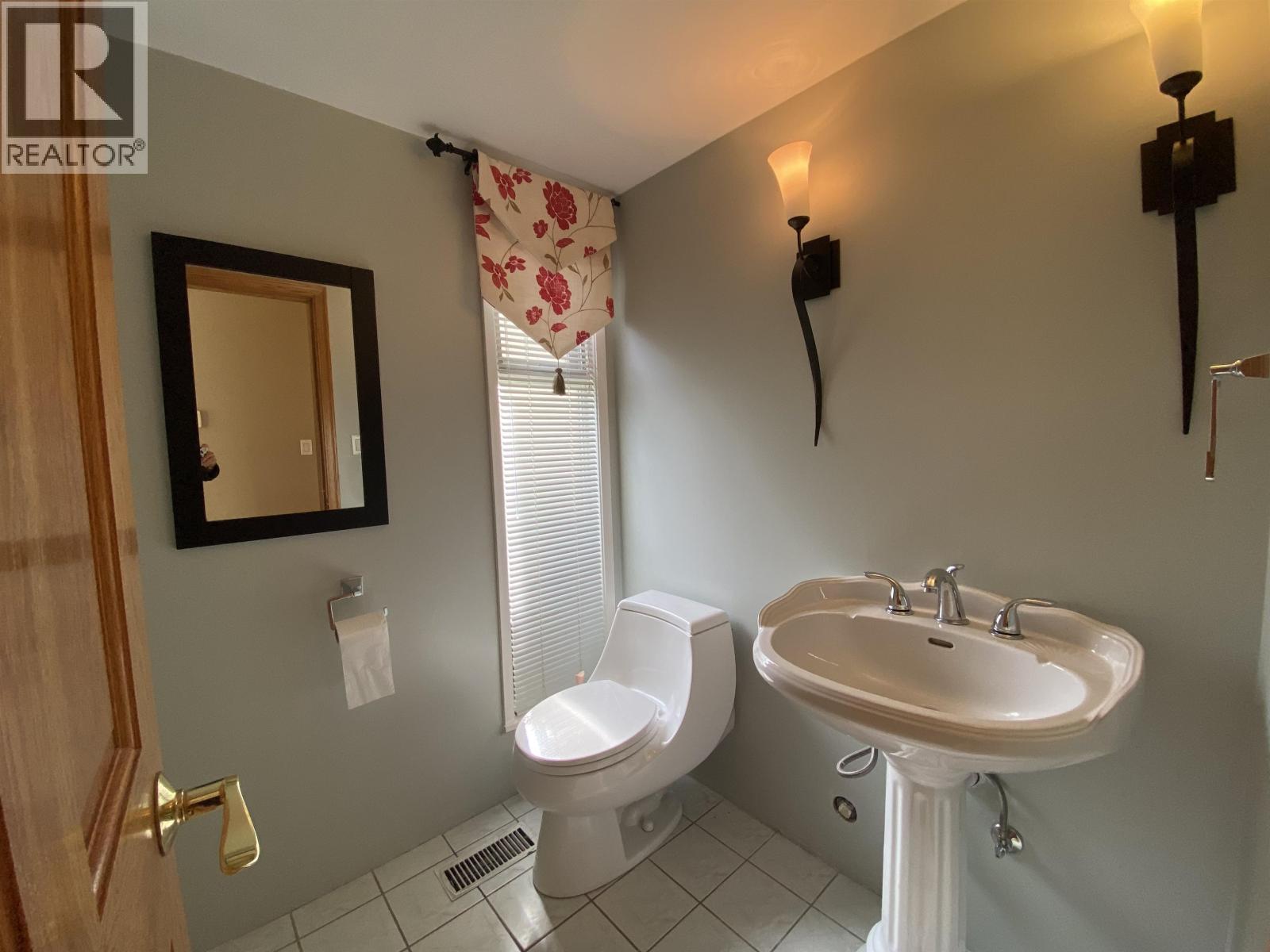6212 Gordon Avenue, Burnaby, British Columbia  V5E 3M1 - Photo 9 - R3062375
