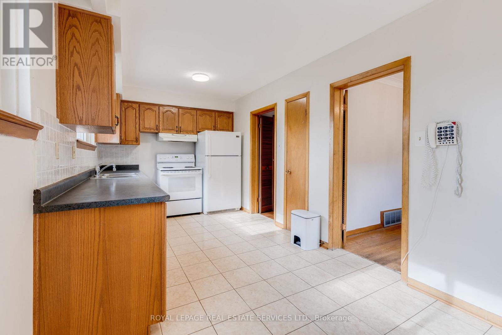 29 Doverwood Court, Toronto, Ontario  M2M 2G6 - Photo 12 - C12484821